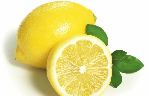 лимон против запаха хлорки